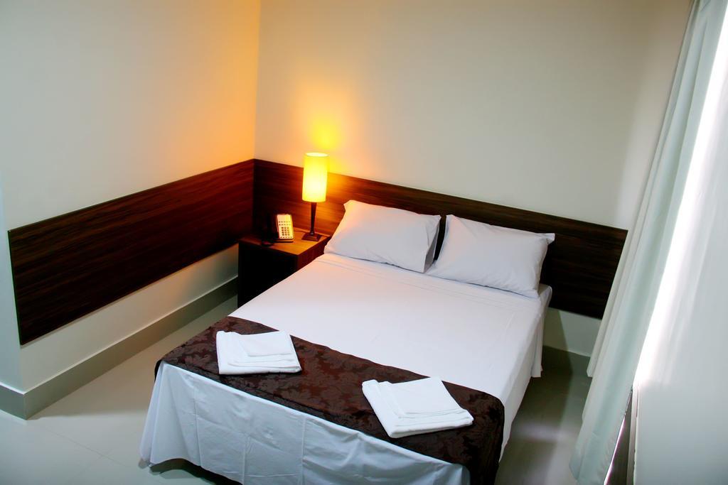 Hotel Belugi Goiânia Zimmer foto