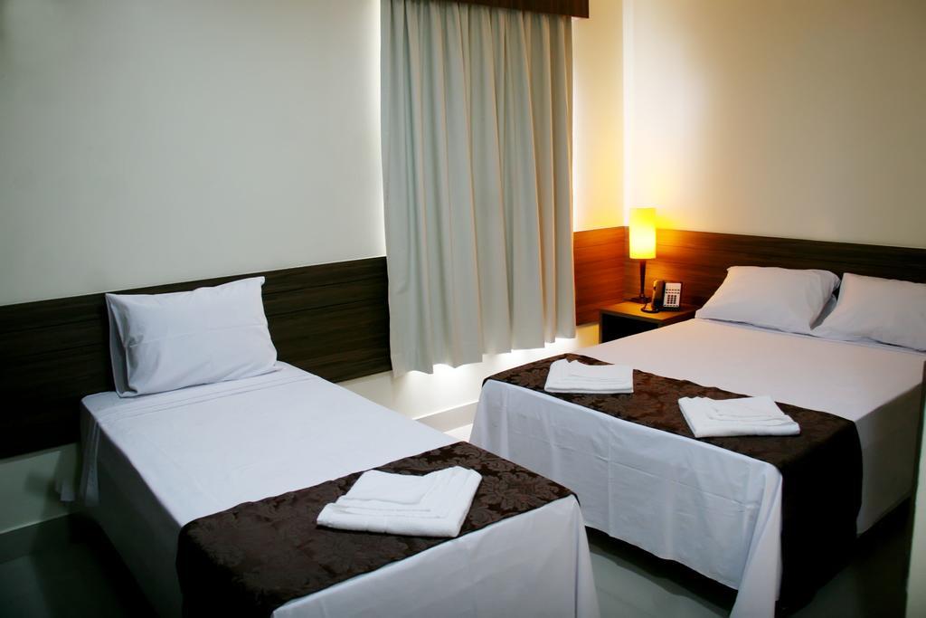 Hotel Belugi Goiânia Zimmer foto